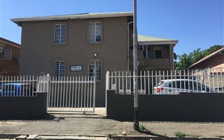 12 Bedroom House in Jeppestown