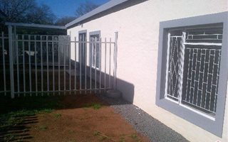 1 Bedroom Garden Cottage in Dan Pienaar