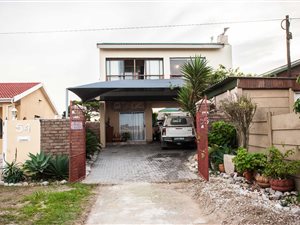 4 Bed House in Bluewater Bay