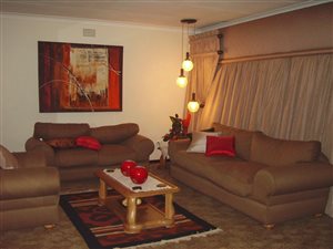 3 Bed House in Edelweiss
