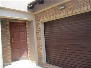3 Bed Townhouse in Aerorand