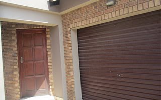 3 Bedroom Townhouse in Aerorand