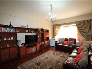 3 Bed Apartment in Parktown