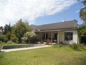 4 Bed House in Graaff Reinet
