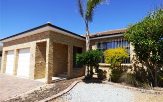 5 Bedroom House in Yzerfontein