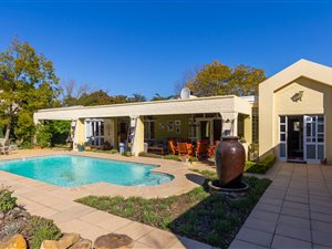 4 Bed House in Parel Vallei