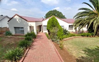 4 Bedroom House in Erasmia