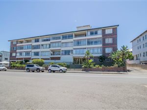 2 Bed Townhouse in Somerset West Central