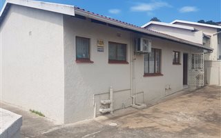 3 Bedroom Simplex in Greenwood Park