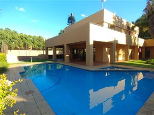 1 Bed Apartment in Waterkloof Ridge