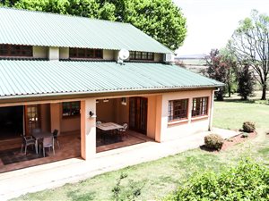 1475 m² Commercial space in Underberg