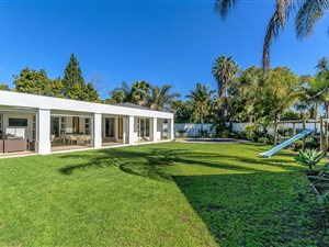 5 Bed House in Die Boord