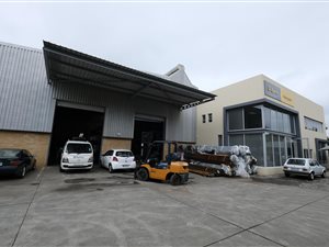 1213 m² Industrial space in Longmeadow