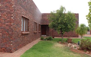 4 Bedroom House in Keidebees