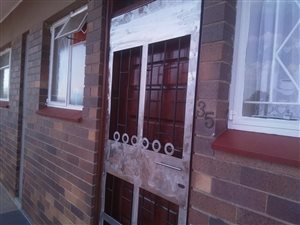 2 Bed Flat in Vanderbijlpark CW2