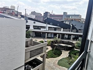 Bachelor apartment in Maboneng