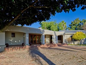 5 Bed House in Wellington Central