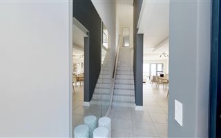 3 Bedroom Duplex in Somerset West Central
