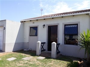 2 Bed House in Somerset West Central