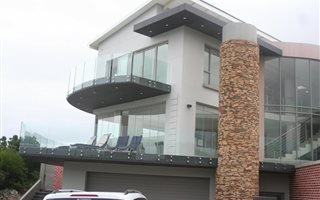 2 Bedroom Flat in Reebok