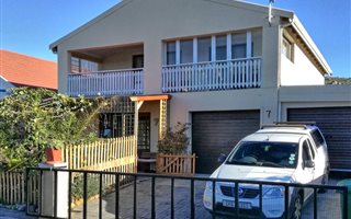 3 Bedroom House in St Helena Bay