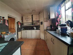6 Bed House in Kwaggasrand