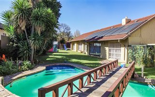 4 Bedroom House in Dowerglen and Ext