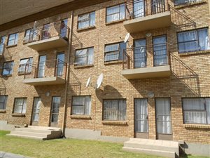1 Bedroom Apartment in Krugersdorp Central