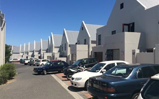 4 Bedroom Cluster in Kromrivier