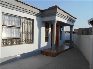 3 Bed House in Vanderbijlpark CE7
