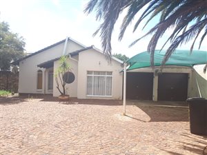 3 Bed House in Bonaero Park