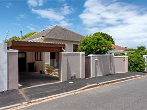 3 Bed House in Wynberg