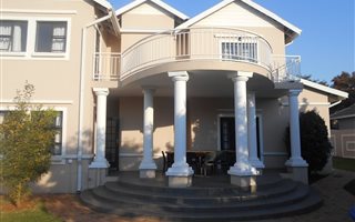 5 Bedroom House in Woodlands Estate