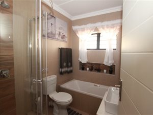 2 Bed Flat in Florauna