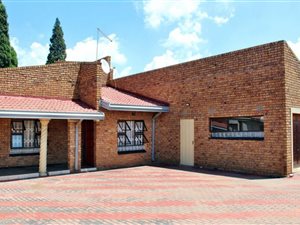 3 Bedroom House in Etwatwa