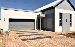 3 Bedroom House in Midfield Estate