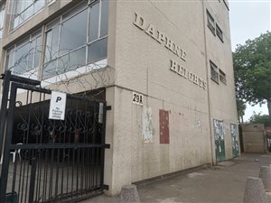 3 Bed Flat in Kempton Park Central