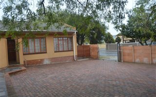 3 Bedroom House in Sonnekuil