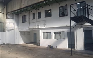 1300 m² Industrial space in Phoenix
