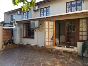 3 Bed Duplex in Arboretum