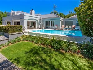 4 Bed House in Erinvale Estate