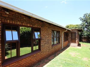 3 Bed Duet in Pierre van Ryneveld