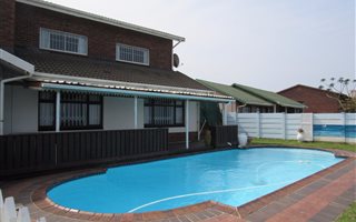 4 Bedroom House in Amanzimtoti