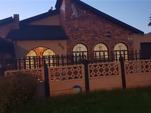 4 Bedroom House in Lenasia South