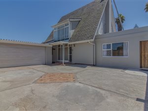 5 Bed House in Windsor Park