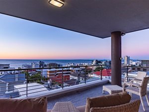 3 Bed Apartment in Bantry Bay