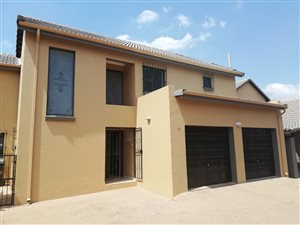 2 Bed Townhouse in Amorosa