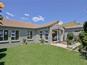 3 Bed Townhouse in Gallo Manor