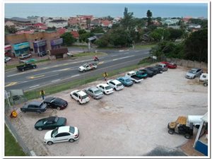 400 m² Commercial space in Uvongo