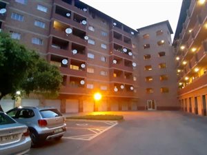2 Bed Apartment in Zwartkop